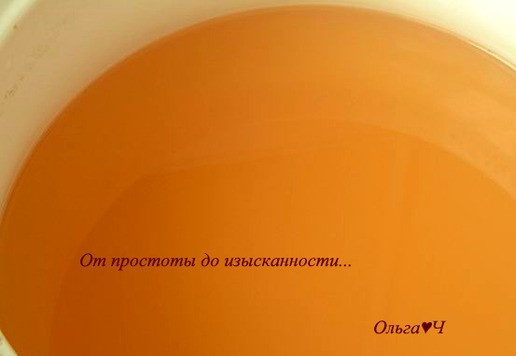 1. Этап. Яблочно-грушевый кисель: Отвар процедите, снова поставьте на огонь, добавьте сахар по вкусу, перемешайте.