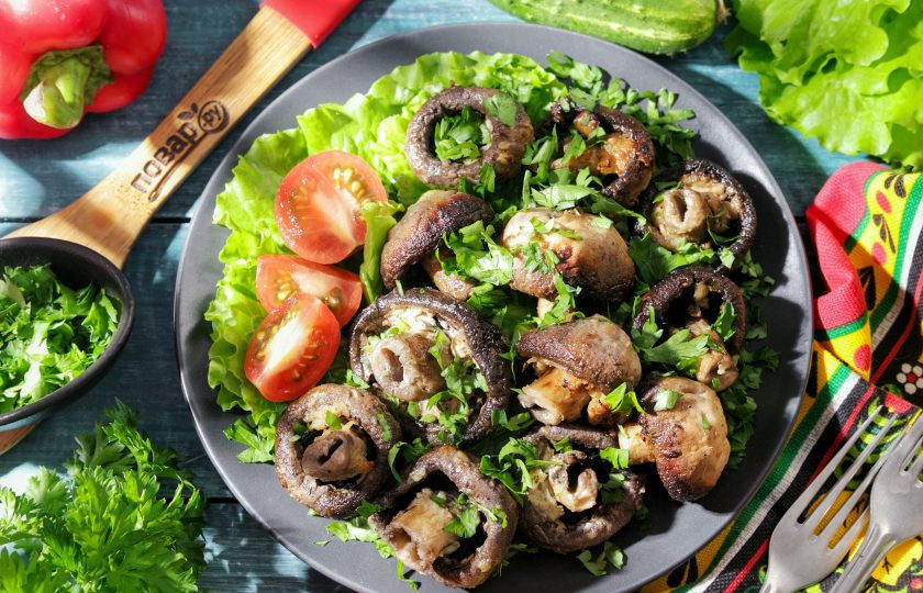 1. Этап. Сочные шампиньоны на мангале: Сочные шампиньоны на мангале готовы. Приятного аппетита!