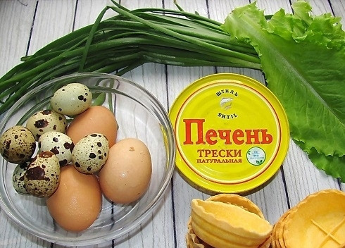 1. Этап. Тарталетки из печени трески: 1. Набор необходимых ингредиентов перед вами. Яйца первым делом отварите вкрутую и остудите.