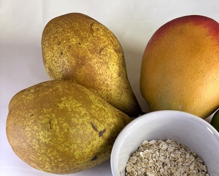 1. Этап. Смузи Солнечный: Приготовить фрукты, взвесить овсяные хлопья.