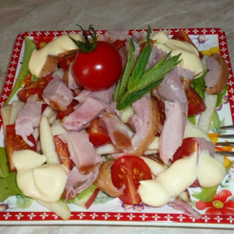 Салат с копченым мясом