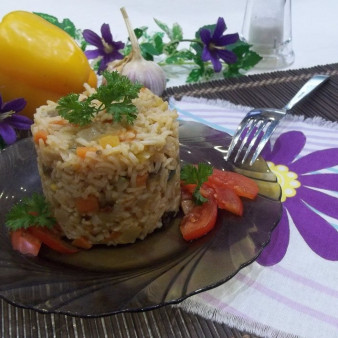 Рис, тушенный с овощами