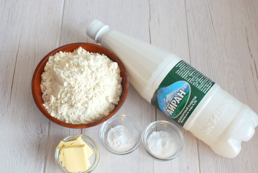 1. Этап. Блины на айране: Подготовьте необходимые ингредиенты.