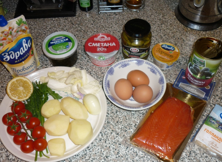 1. Этап. Патрик Звезда: Подготавливаем продукты, картофель чистим, варим, яица варим.