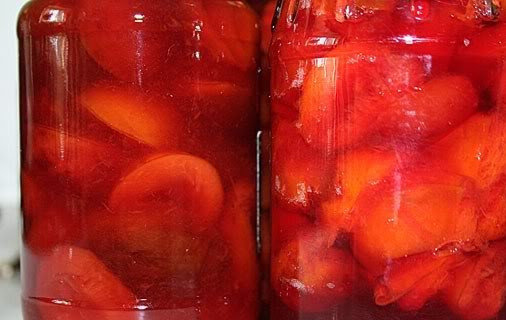 1. Этап. Варенье из алычи на зиму: Теперь варенье готово, нам остается только разложить его по стерилизованным баночкам и закатать. Когда зимой вы откроете варенье и попробуете его, то поймете, что не зря потратили столько времени на его приготовление. Приятного аппетита!