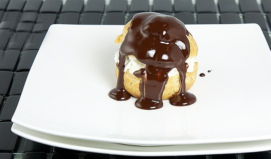 1. Этап. Шу: 9. Или сверху дополнительно полейте глазурью. Приятного чаепития!