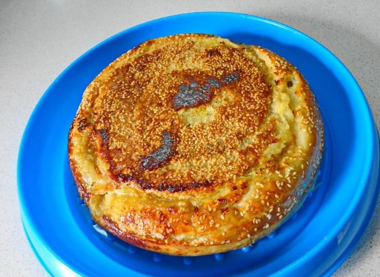 1. Этап. Пирог из слоеного теста в мультиварке: Выпекаем пирог 40 минут в режиме 