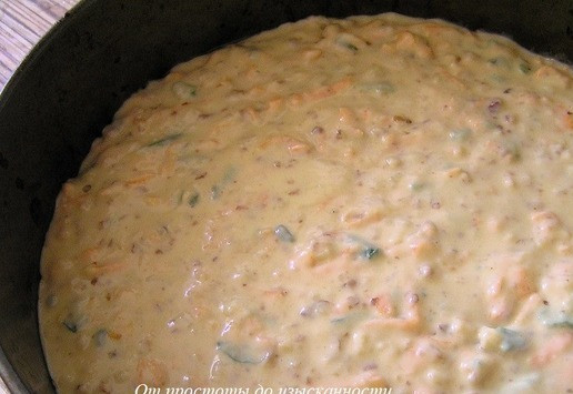 1. Этап. Мятный морковный пирог с грецкими орехами: Выложите массу в разъемную форму для выпечки (у меня 18 см), выпекайте при 190*С около 45 минут до сухой палочки.