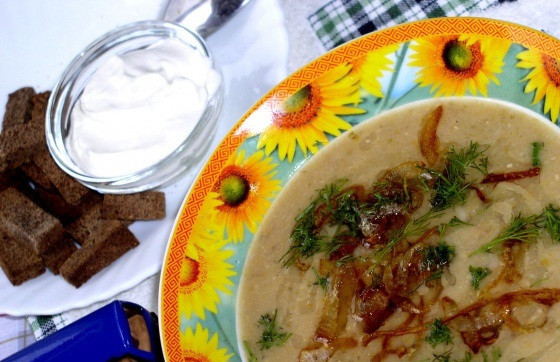 1. Этап. Северная похлебка: Готовую северную похлебку подаем со сметаной и сухариками. Приятного аппетита!