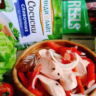 Утопенцы или маринованные сосиски с овощами