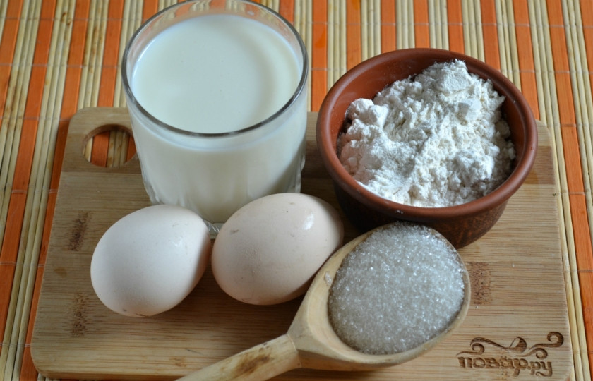 1. Этап. Блины на молоке тонкие: Подготовьте все необходимые ингредиенты.