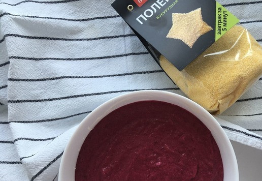 1. Этап. Пудинг свекольный с полентой: Вылить тесто в жаропрочную форму и выпекать в разогретой до 180 градусов духовке минут 40-45. Готовность можно проверить деревянной шпажкой.