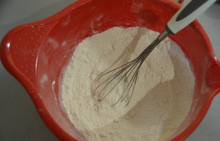 1. Этап. Кексы из кокосовой муки: Перемешайте.