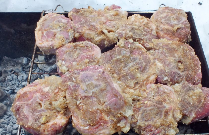 1. Этап. Шашлык из баранины с луком: Когда угли будут 