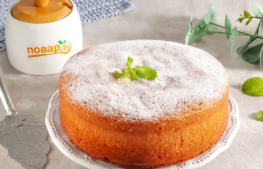 1. Этап. Идеальный бисквит: По желанию присыпьте идеальный бисквит сахарной пудрой или пропитайте сиропом, вареньем и т.д. Подайте к столу!