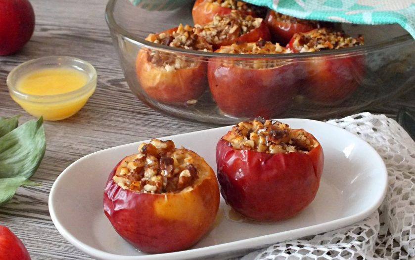 1. Этап. Яблоки запеченные с творогом, орехами и мёдом: Приятного аппетита!