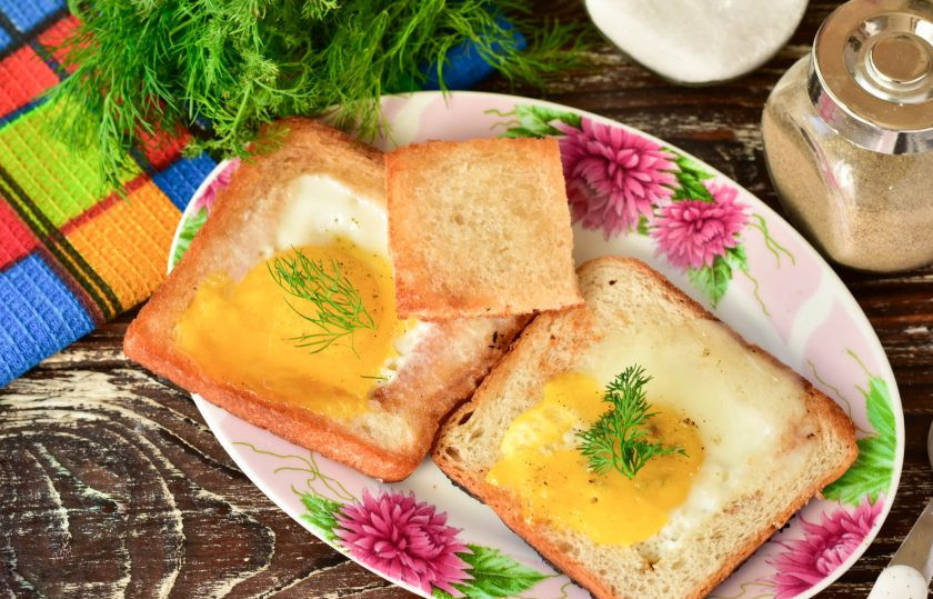 1. Этап. Яичница по-бирмингемски: Яйца по-бирмингемски готовы! Приятного аппетита!