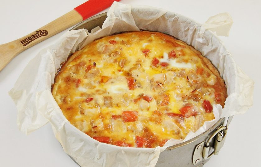 1. Этап. Пирог со сладким перцем и курицей: Выпекайте при 180 градусах около 45 минут.