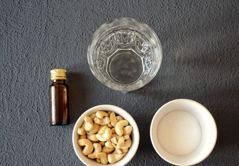 1. Этап. Ореховое молоко: Подготовьте все ингредиенты.