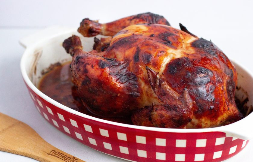 1. Этап. Курица, запеченная с аджикой: Наша курочка готова! Подавайте с гарниром и овощами.