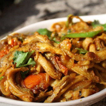 Жареные вешенки с луком