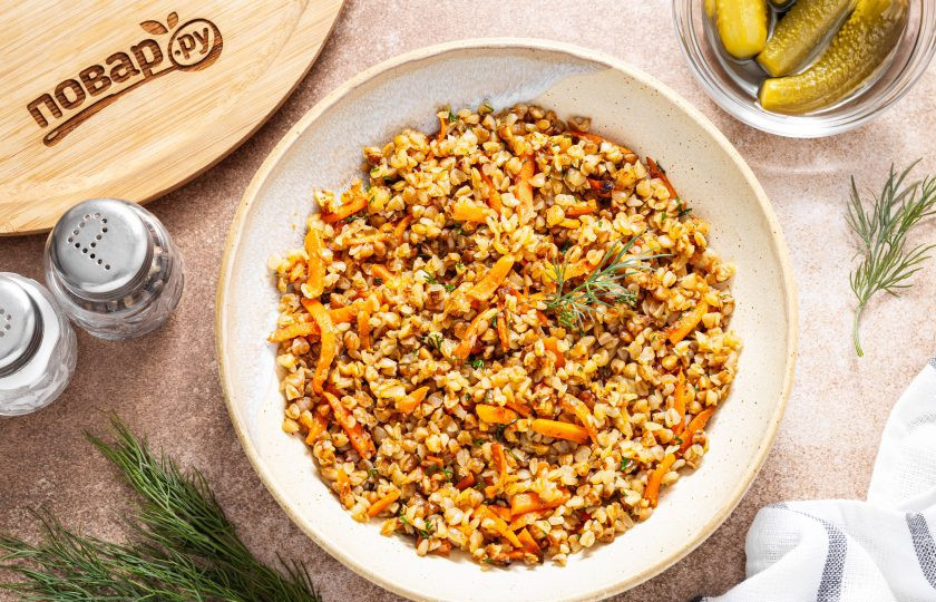 1. Этап. Гречка в аэрогриле: Гречка в аэрогриле готова, перед подачей можно добавить в кашу мелко нарезанный укроп или петрушку. Приятного вам аппетита!