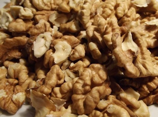 1. Этап. Кутья жидкая: Орехи пропустите через мясорубку.