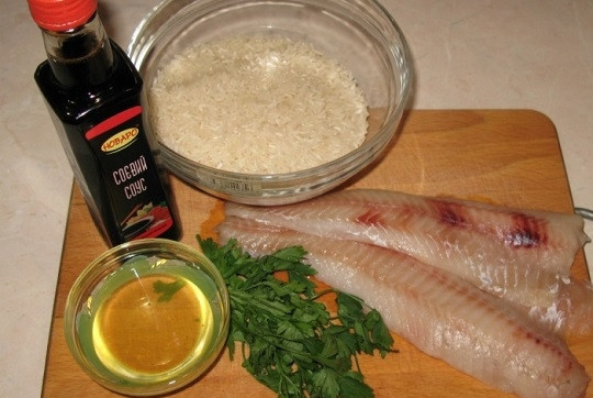 1. Этап. Соус для минтая: 1. Для приготовления соуса понадобится всего 2 ингредиента. А в качестве гарнира к рыбке идеально подойдет отварной рис.