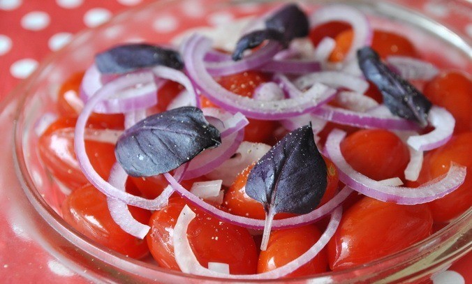 1. Stage. Salad with pickled tomatoes: Take the tomatoes out of the marinade, pour olive oil, sprinkle with red onion, basil and pepper mixture. Serve the salad chilled. Bon appetit!