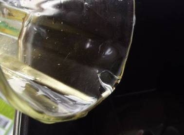 1. Этап. Тесто в хлебопечке для пирогов: Теперь наливаем растительное масло.