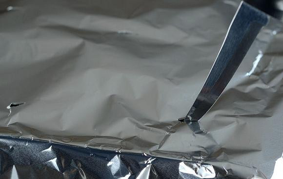 1. Этап. Сливочный крем с чаем: 7. Накрыть сверху и проколоть в нескольких местах.