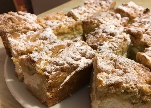 1. Этап. Пирожное Творожная нежность: 9. Можно подавать! По желанию посыпьте сахарной пудрой или какао :) Приятного чаепития!