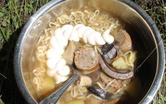 1. Этап. Подосиновики на костре: 5. По желанию заправляем майонезом или сметаной. Отличный грибной супчик готов!