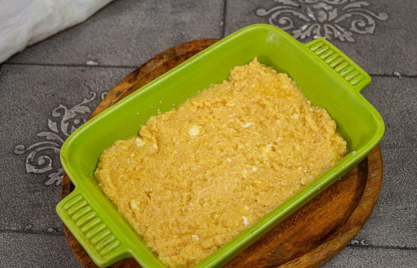 1. Этап. Кето-хлеб: Тесто переложите в форму для запекания. Выпекайте хлеб в заранее разогретой духовке до 180 градусов 30 минут. Ориентируйтесь на свою духовку — зубочистка должна выйти из середины хлеба абсолютно сухой.