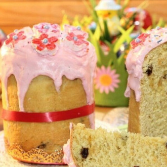 Куличи с брусничной помадкой