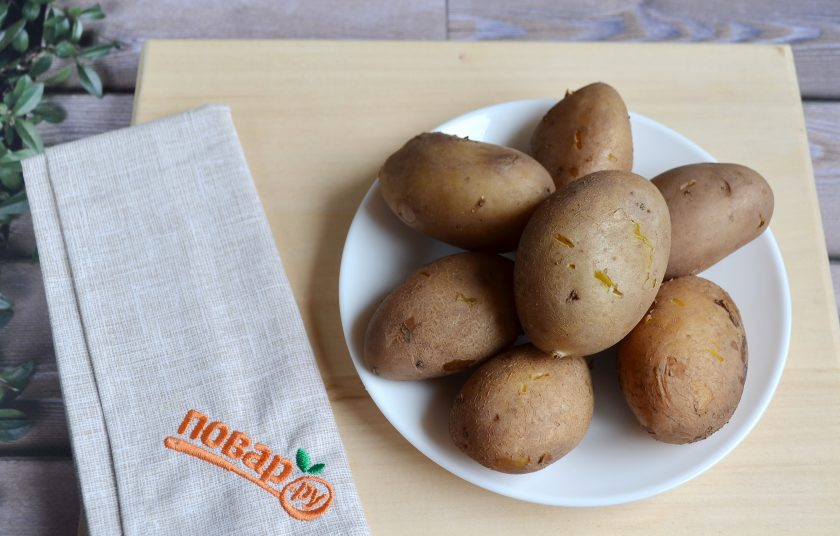 1. Этап. Деревенский картофельный пирог: 4. Отварите картофель 