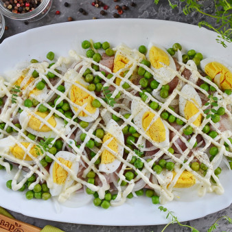 Салат со скумбрией