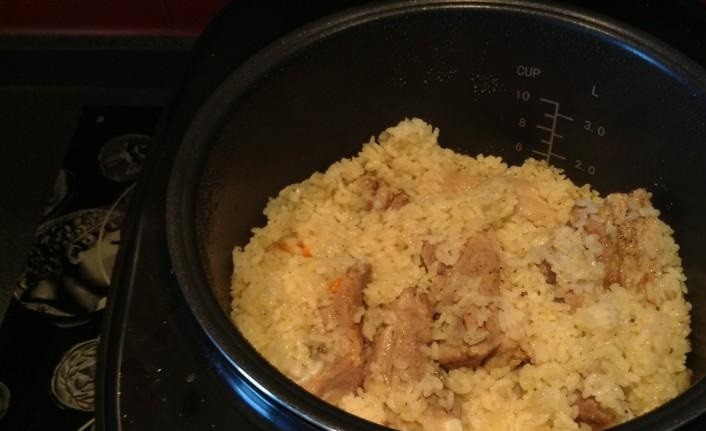 1. Этап. Телячьи ребрышки в мультиварке: 7. Телячьи ребрышки в мультиварке в домашних условиях готовы. Лучше после окончания приготовления оставить блюдо еще на 5-10 минут в режиме подогревания или поддержания температуры. После можно подавать к столу.