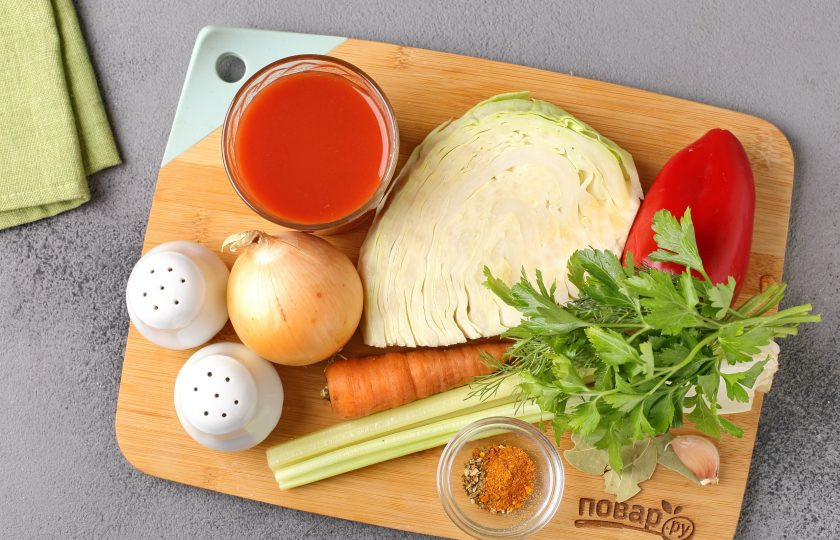 1. Этап. Суп из сельдерея в мультиварке: Подготовьте все ингредиенты.