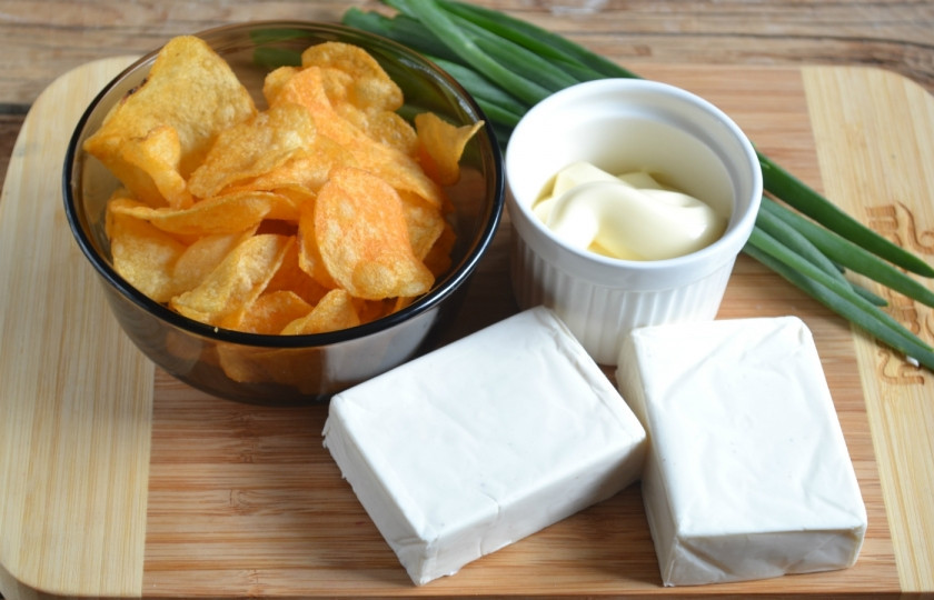 1. Этап. Закуска на чипсах: Подготовьте все необходимые ингредиенты.