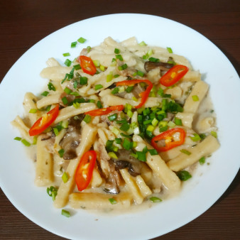 Казаречче с беконом и грибами