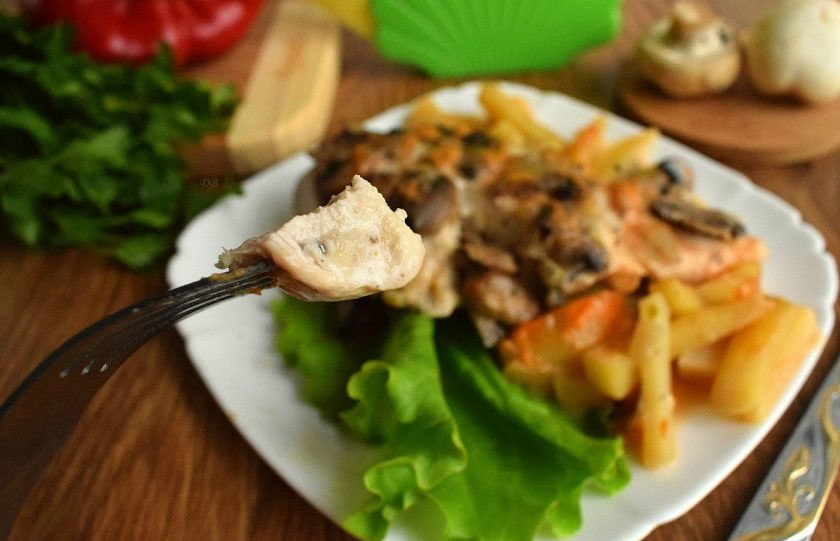 1. Этап. Сочные куриные грудки в сметане: Подавайте к столу с зеленью. Приятного аппетита!