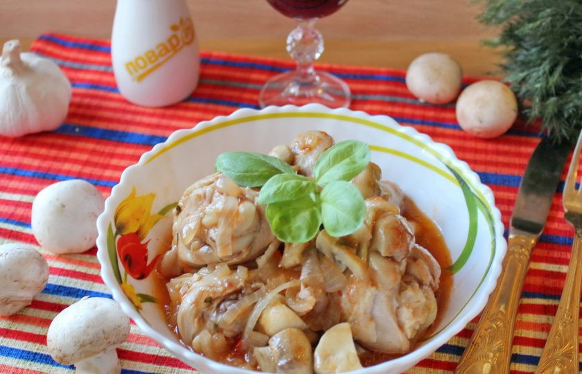 1. Этап. Курица в вине по-французски: Курица в вине по-французски готова. Подавайте с любым гарниром.