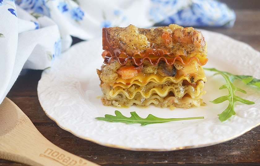 1. Этап. Лазанья с ароматом моря: 14. Запекайте в духовке, разогретой до 220 градусов, в течение 20 минут.