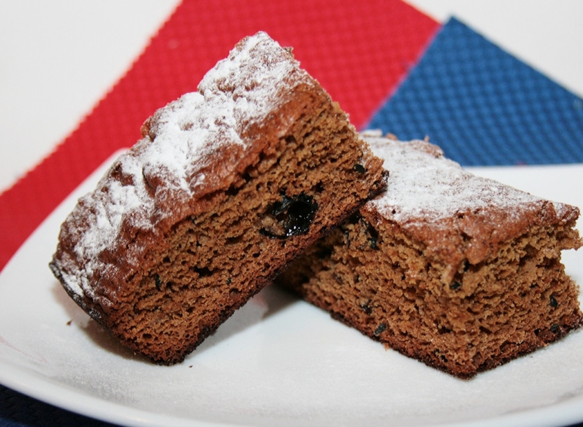 1. Этап. Коврижка: простой рецепт: Вот такая симпатичная коврижка по простому рецепту получилась. Приятного чаепития!