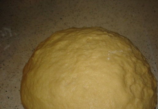 1. Этап. Булочки Маргаритки: Замешенное тесто не должно прилипать к рукам