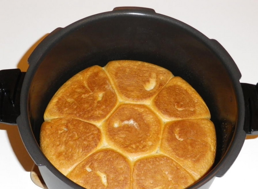 1. Этап. Пампушки в мультиварке: Теперь поставьте мультиварку в режим 