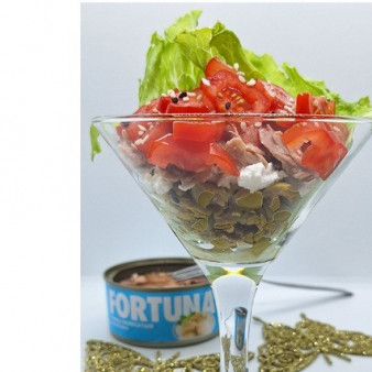 Салат с тунцом и чесноком