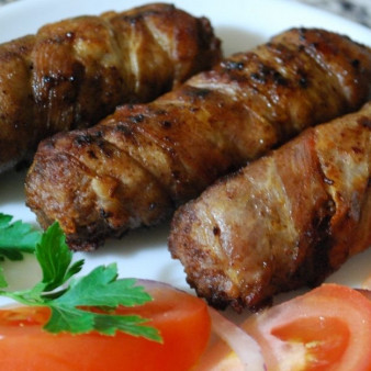 Чевапчичи в беконе