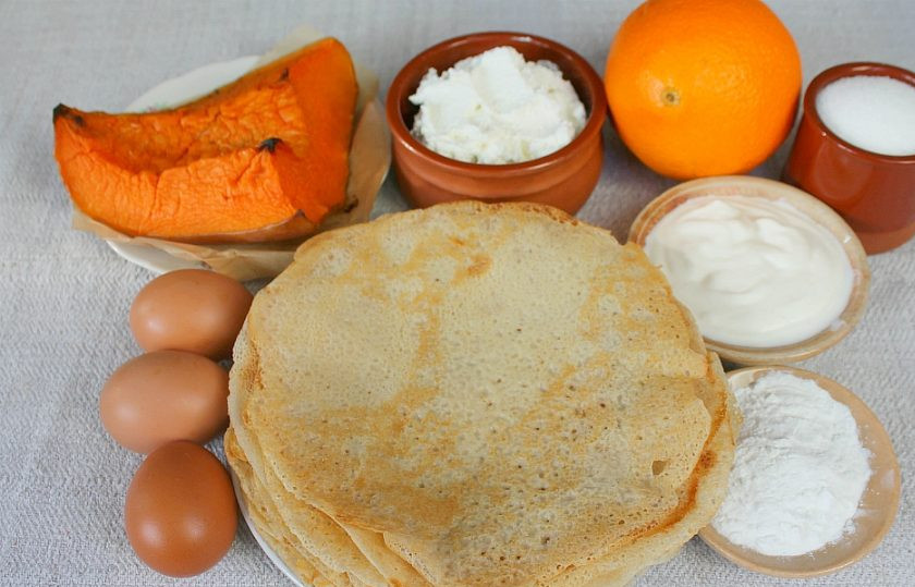 1. Этап. Тыквенная запеканка с блинами: Подготовим ингредиенты. Блины тонкие, диаметр 16-17 см. Тыкву заранее запекаем в духовке.